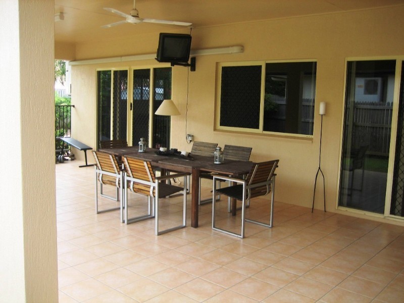 6 Bullrush Terrace, Kewarra Beach QLD 4879