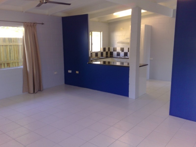 2/142 Dillon Street, Westcourt QLD 4870