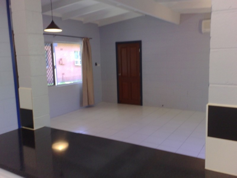 2/142 Dillon Street, Westcourt QLD 4870