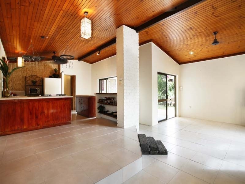 3 Roslyn Close, Yorkeys Knob QLD 4878