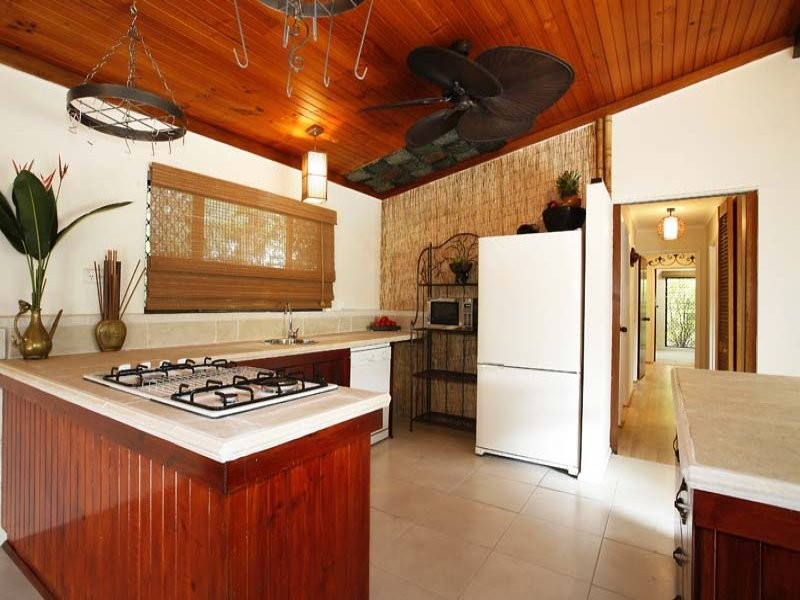 3 Roslyn Close, Yorkeys Knob QLD 4878