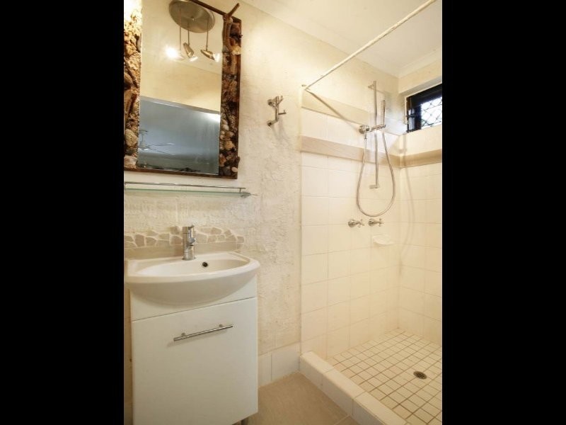 3 Roslyn Close, Yorkeys Knob QLD 4878