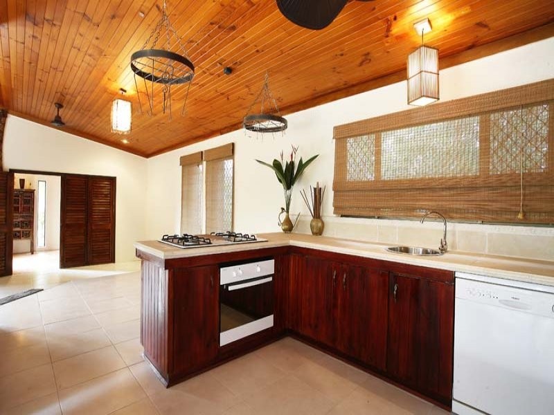 3 Roslyn Close, Yorkeys Knob QLD 4878