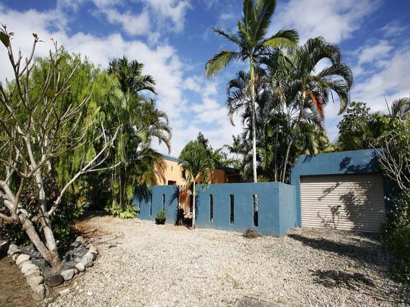 3 Roslyn Close, Yorkeys Knob QLD 4878