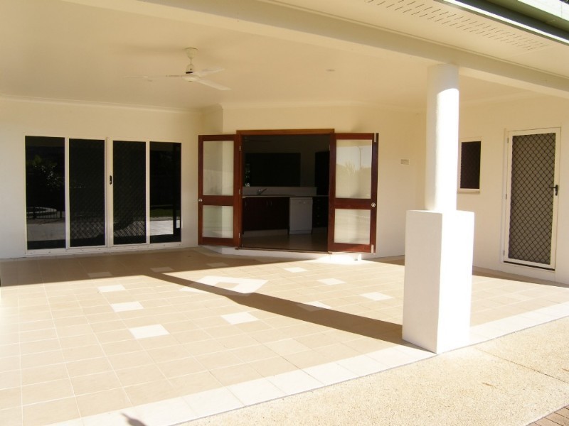 72 Moore Road, Kewarra Beach QLD 4879