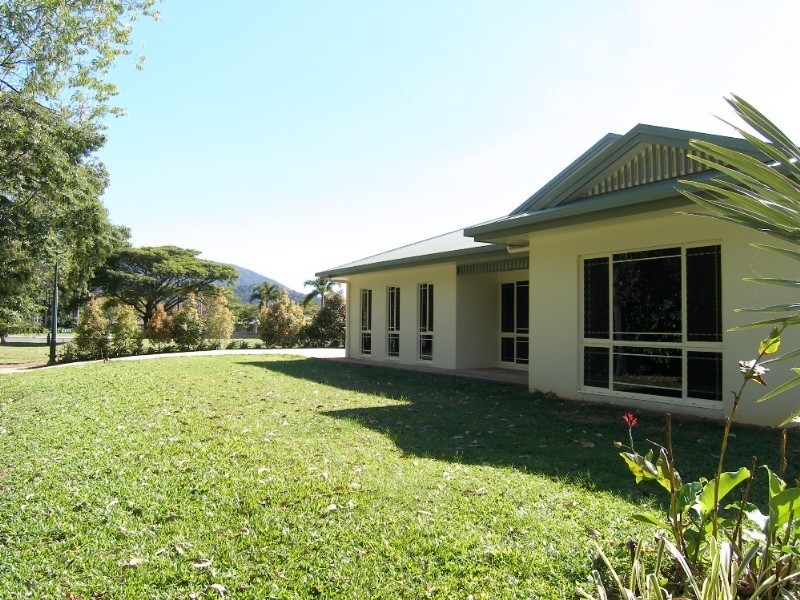 72 Moore Road, Kewarra Beach QLD 4879