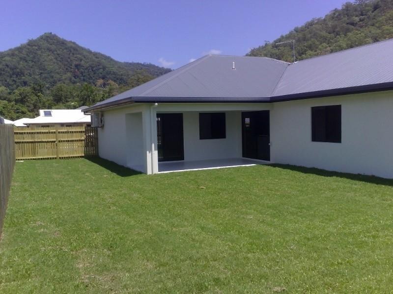 39 Huntley Crescent, Redlynch QLD 4870