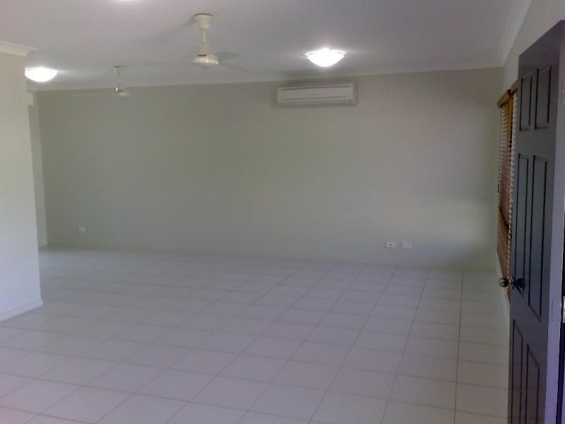 39 Huntley Crescent, Redlynch QLD 4870