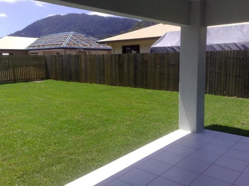 39 Huntley Crescent, Redlynch QLD 4870