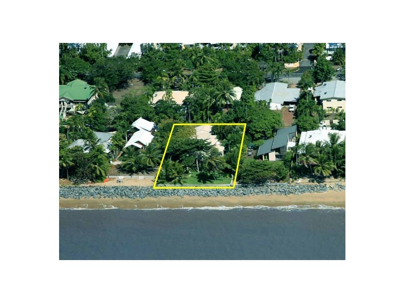 Holloways Beach QLD 4878