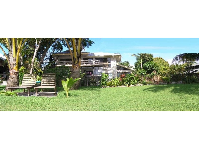 Holloways Beach QLD 4878