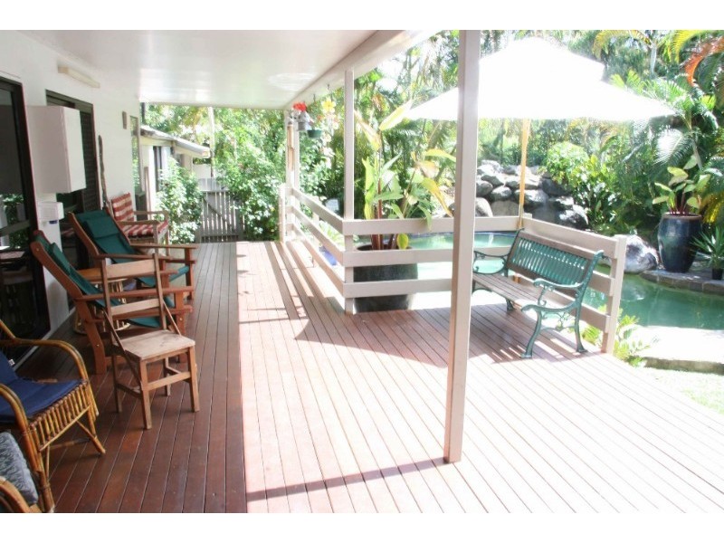 Holloways Beach QLD 4878