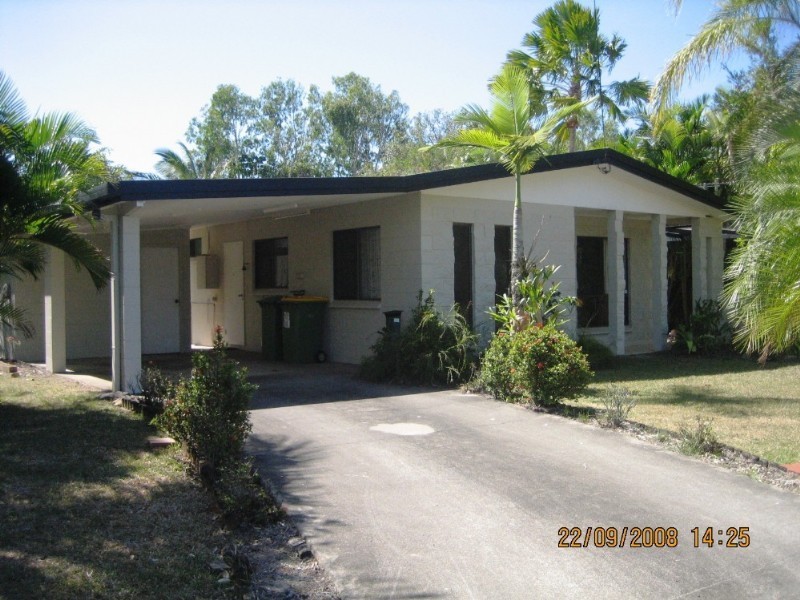 39 Periwinkle Avenue, Trinity Beach QLD 4879