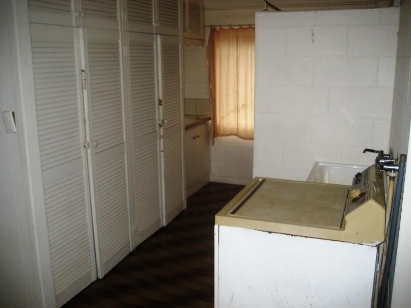 6b Arunta Street, Trinity Park QLD 4879