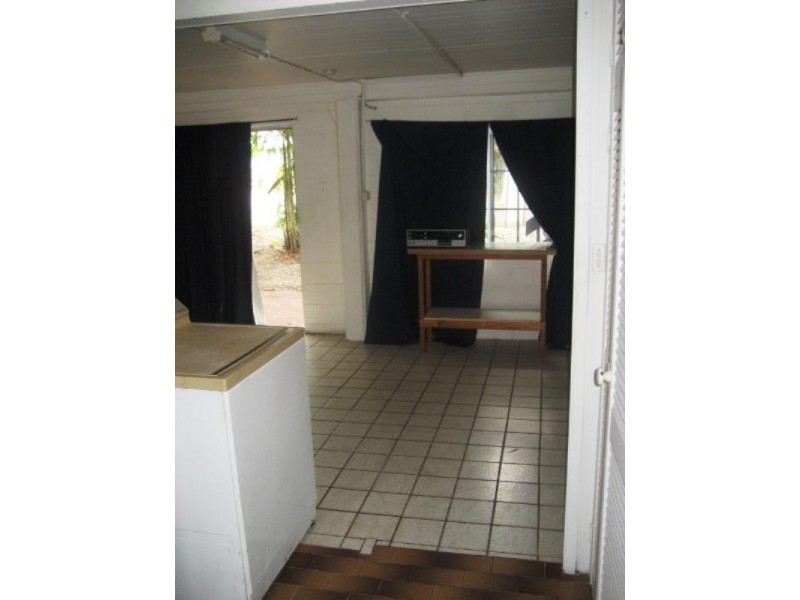 6b Arunta Street, Trinity Park QLD 4879