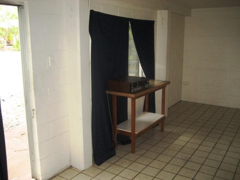 6b Arunta Street, Trinity Park QLD 4879