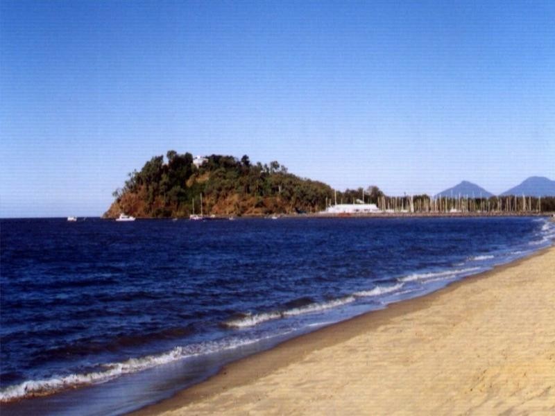 6b Arunta Street, Trinity Park QLD 4879