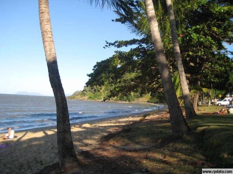 1/38 Moore Street, Trinity Beach QLD 4879