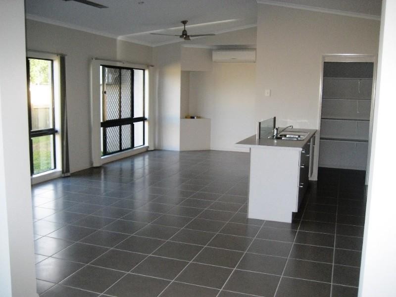 5 Floreat Close, Kewarra Beach QLD 4879