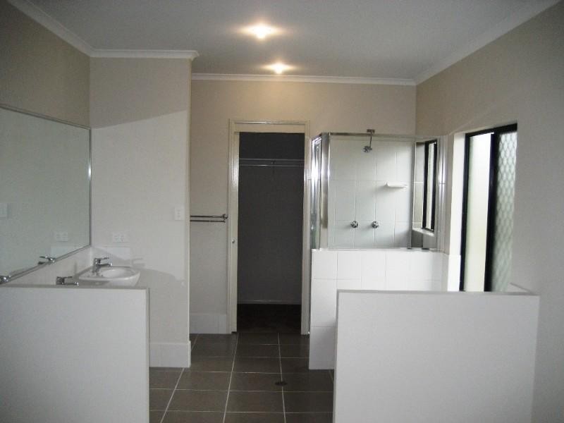 5 Floreat Close, Kewarra Beach QLD 4879