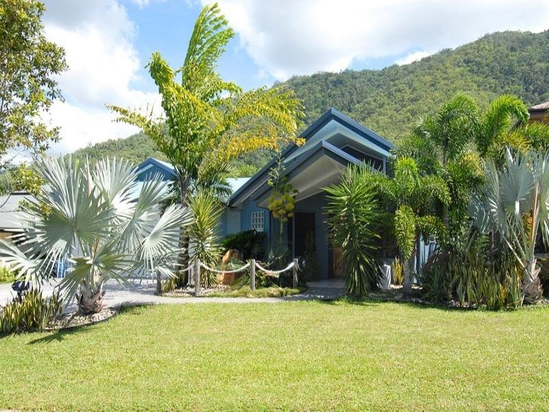 Palm Cove QLD 4879