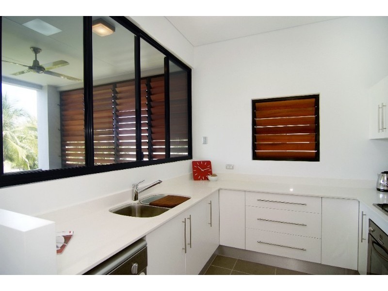 1/32 Moore Street, Trinity Beach QLD 4879