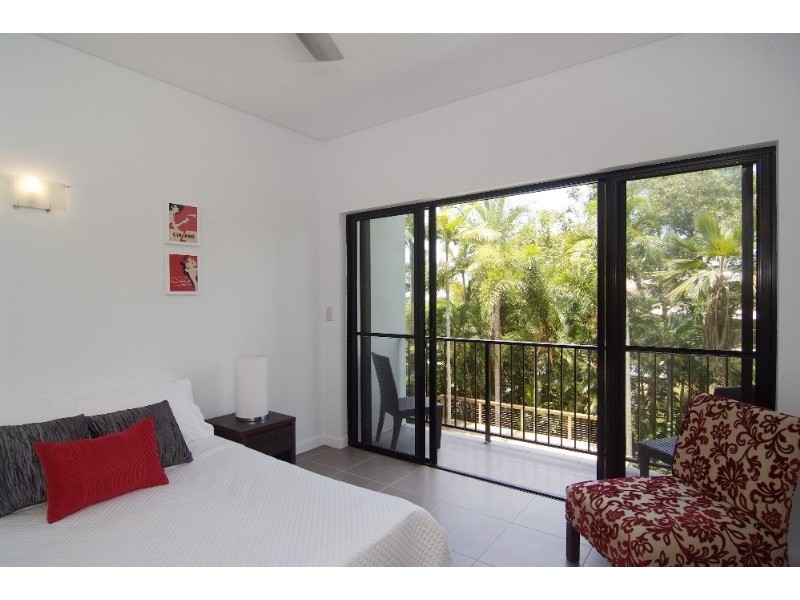 1/32 Moore Street, Trinity Beach QLD 4879