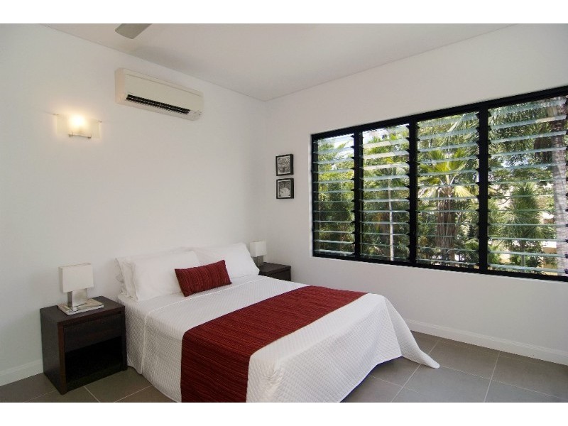 1/32 Moore Street, Trinity Beach QLD 4879