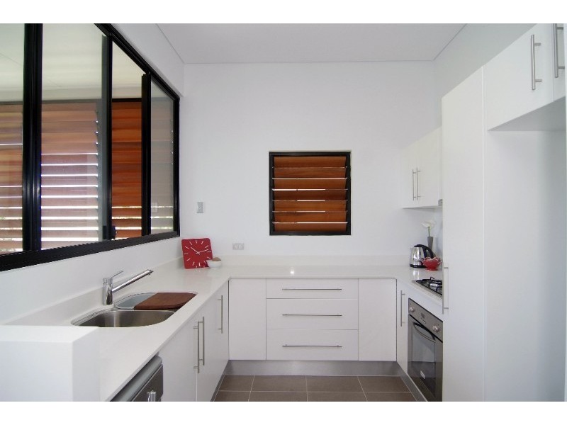 1/32 Moore Street, Trinity Beach QLD 4879