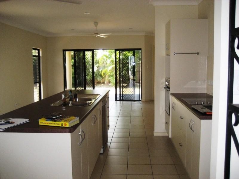 13 Mia Close, Kewarra Beach QLD 4879