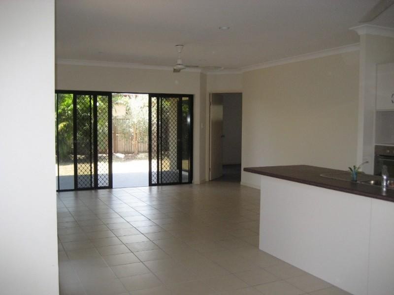 13 Mia Close, Kewarra Beach QLD 4879