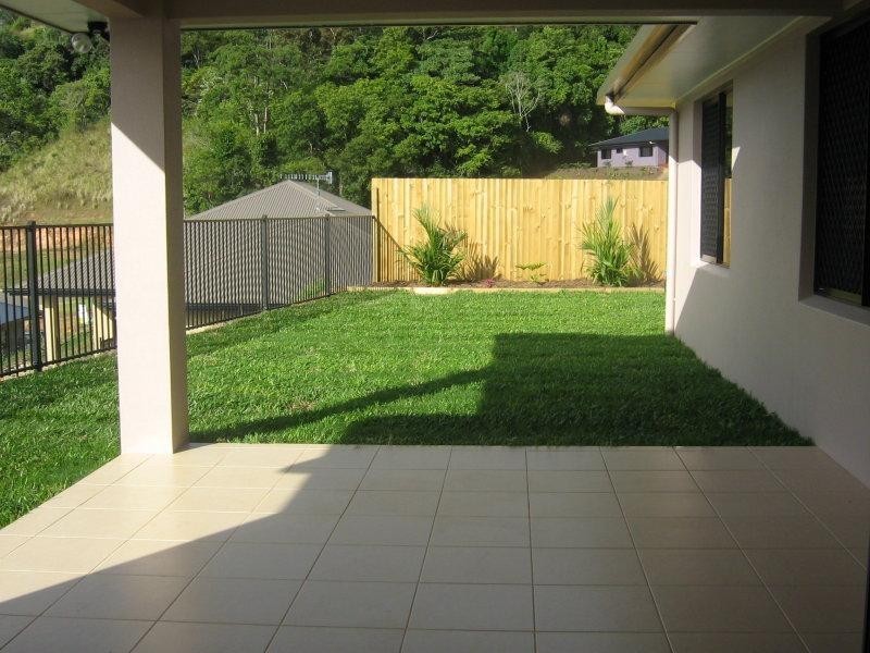 5 Buckinghamia Close, Redlynch QLD 4870