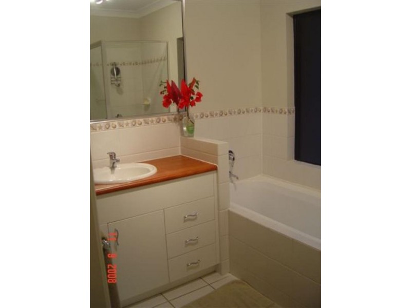 17 Macarthur Close, Palm Cove QLD 4879