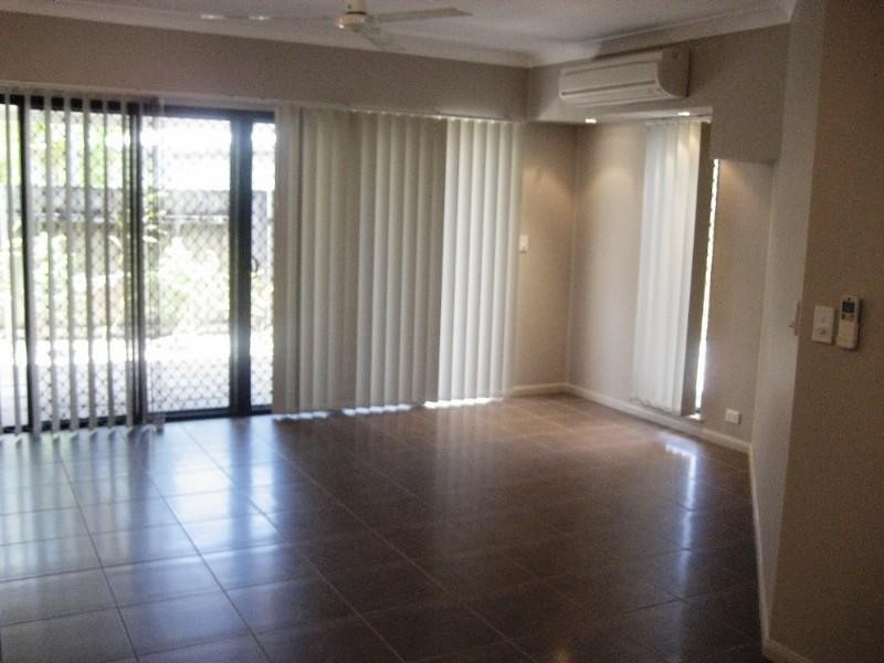17/1766 Captain Cook Highway, Clifton Beach QLD 4879