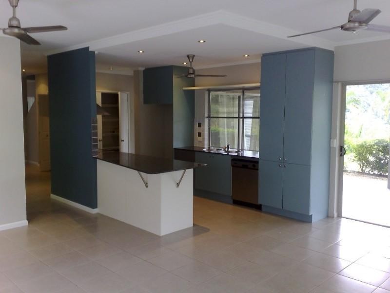 14 Willie Ming Close, Redlynch QLD 4870