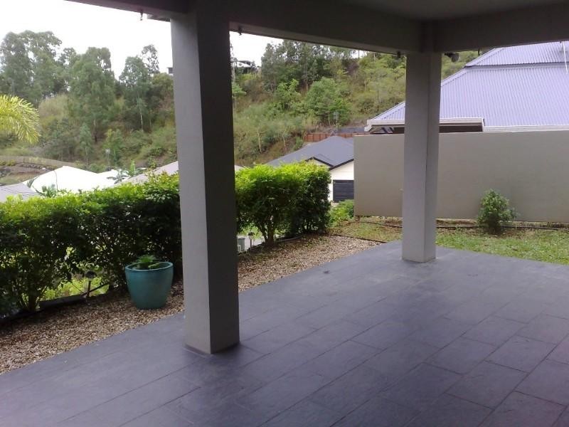 14 Willie Ming Close, Redlynch QLD 4870