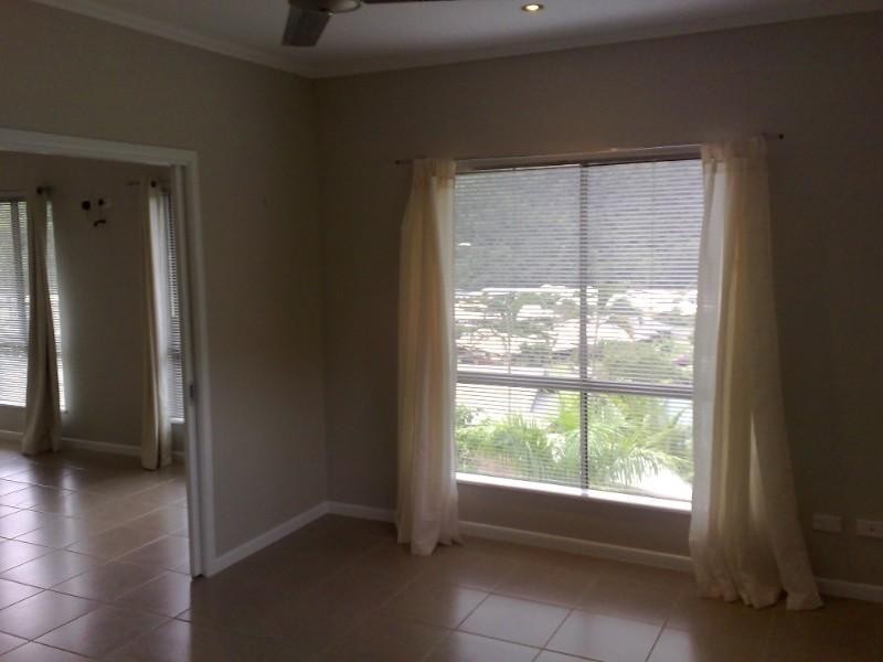 14 Willie Ming Close, Redlynch QLD 4870