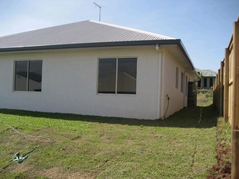 18 Port Close, Trinity Beach QLD 4879