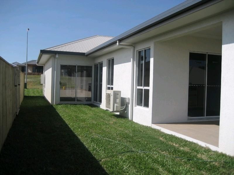 18 Port Close, Trinity Beach QLD 4879