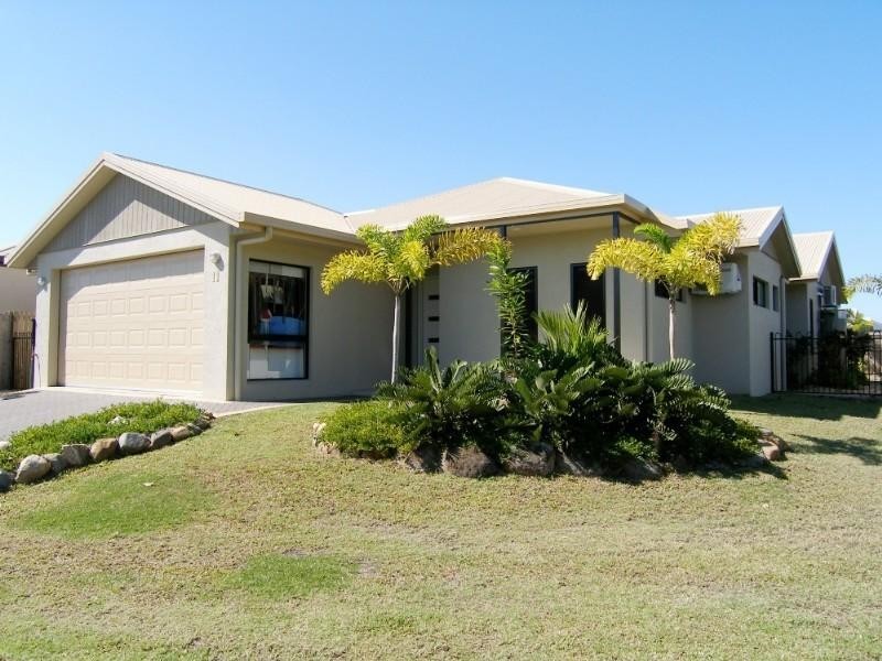 11 Mia Close, Kewarra Beach QLD 4879