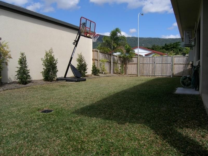 11 Mia Close, Kewarra Beach QLD 4879