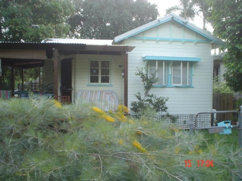 87 Marshall Street, Machans Beach QLD 4878