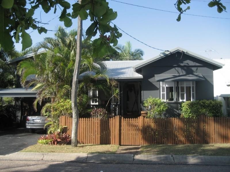 Machans Beach QLD 4878