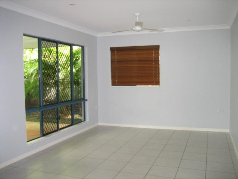 15 Sago Close, Palm Cove QLD 4879