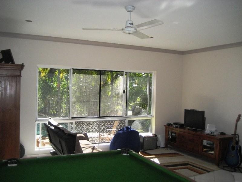9 Pellowe Close, Clifton Beach QLD 4879