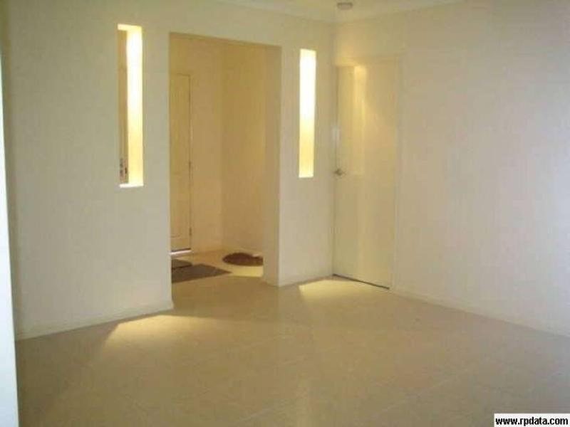 6 Lyndon Close, Bentley Park QLD 4869