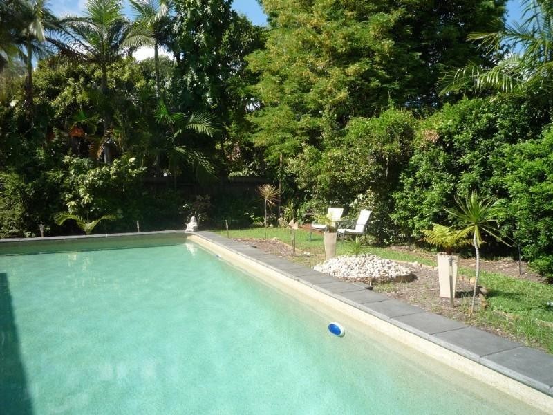 Holloways Beach QLD 4878