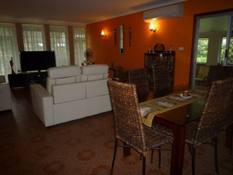 Holloways Beach QLD 4878