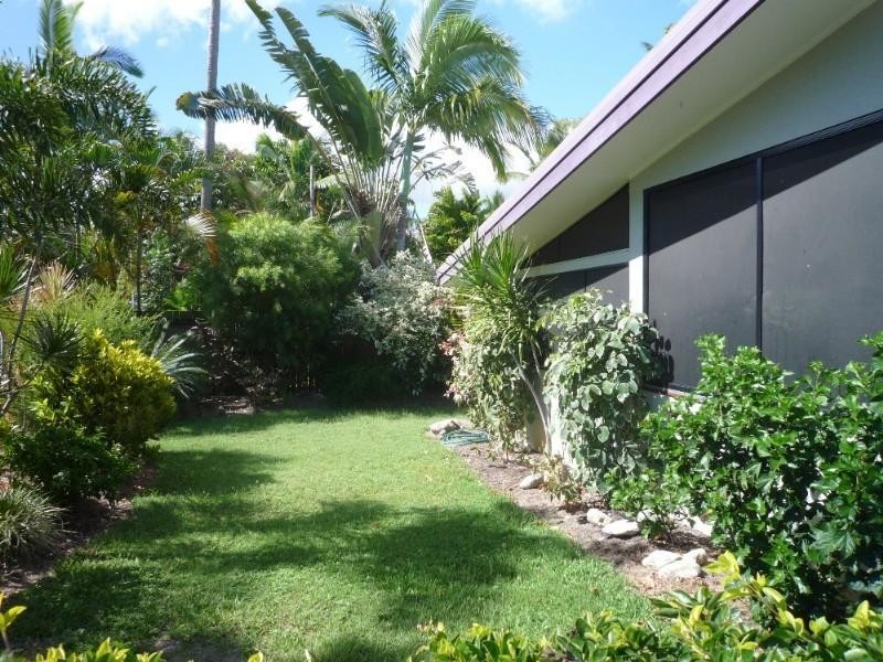 Holloways Beach QLD 4878