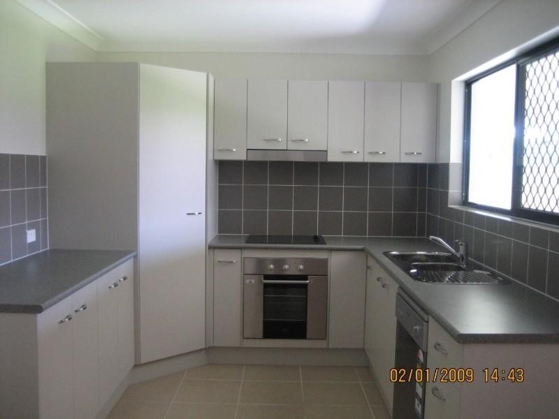 34 Phoenix Street, White Rock QLD 4868
